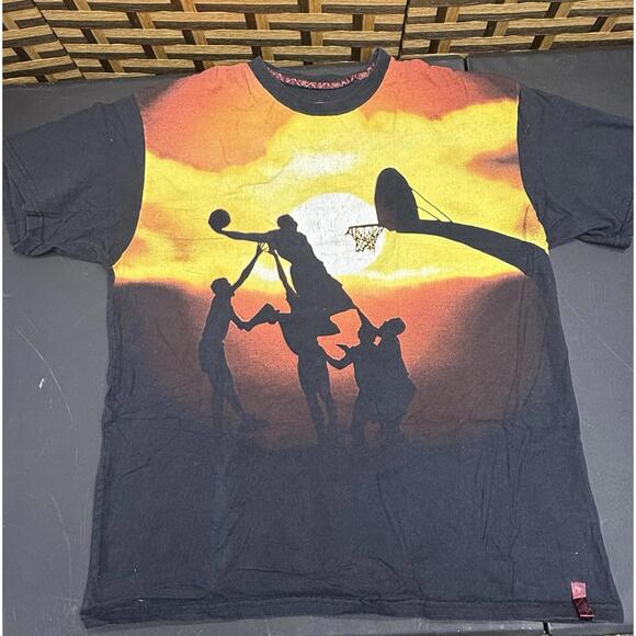 Nike 2008 Lebron James Dunking Graphic Print Shirt Size X-Large READ - Picture 1 of 9